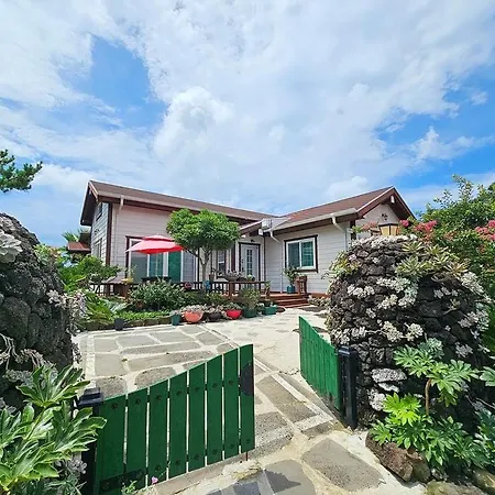 Jeju Neulpureon House Hotel